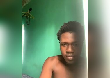 Jerome 19yo from Jamaica