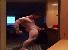 Hotel room ball draining
