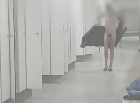 Horse cock spotted at the gym