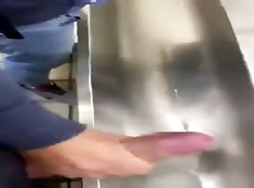 A helping hand at the urinal