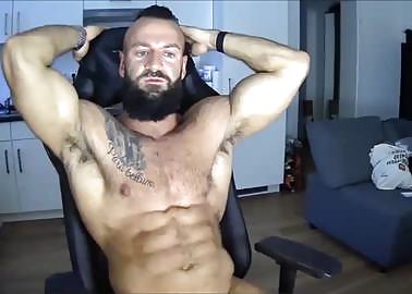 Hot German Bodybuilder cum 