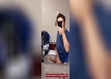 Guy from Croatia  jerks off a big dick