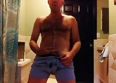 Hairy and had to piss & cum