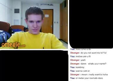 cam1379 missouri college student jacks off cums with roomate behind him