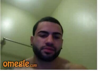 cam1493 bulky hot mixed guy with tats
