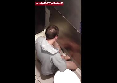 spy for Sex in the toilet and through GH