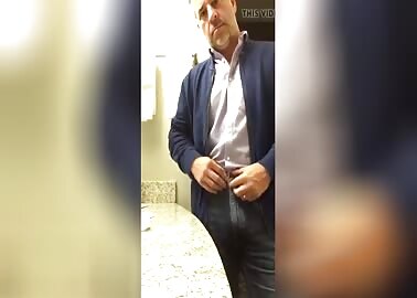 10292756 married dad shows off his big cock 480p