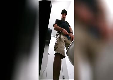 Spy for pissing guys