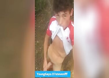 Extreme teenager jerking off a big dick outdoor