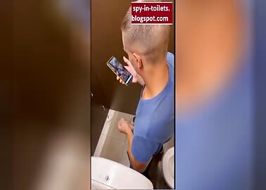 New spy video of guys jerking off in the toilet