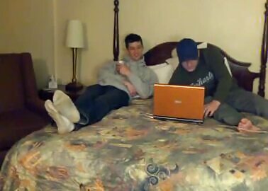 Swell80 - Hidden Cam Bi-Curious Guys Jerk Each Other Off