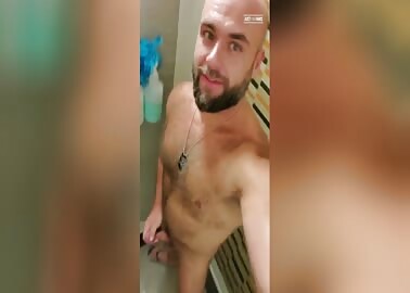 GREAT DADDY WITH A HUGE PISS