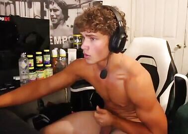 18 Yr Old Wrestler Maxednat Jerking His Big Cock