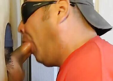 26-YR OLD STRAIGHT PERSONAL TRAINER WANTED THE HOOVER MOUTH