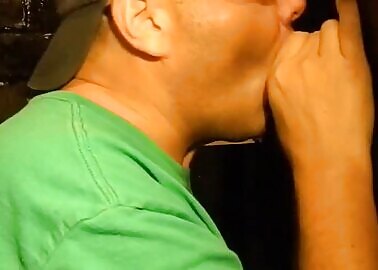 GUY FROM MARYLAND WITH CUM SHOT - XTube Porn Video - hoovermouth
