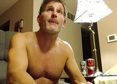 Chatty Daddy Cums Flashes Ass