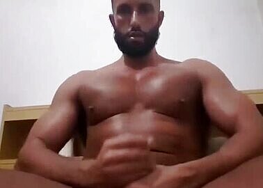 Hotguycumming