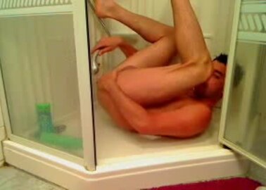 Izzi Plays Around In The Shower