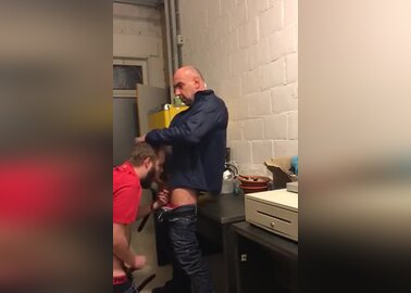 Sucking off a married daddy at work