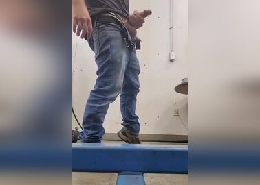Big balls guy cums at wor