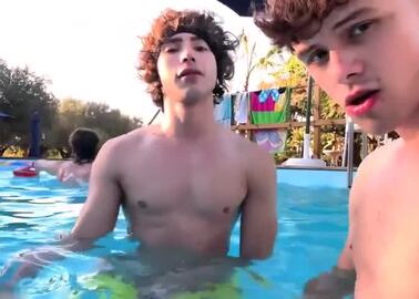Jerking in swimming pool