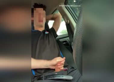 Pizza delivery rider blowjob