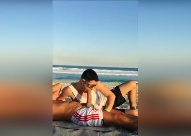 Big dick 10 inches fucking the bottom in public beach