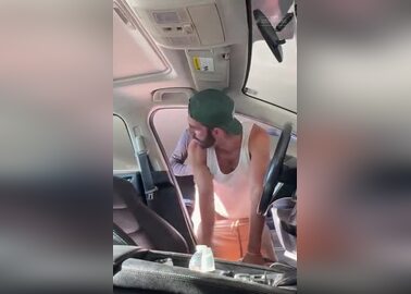 Parking cruising blowjob