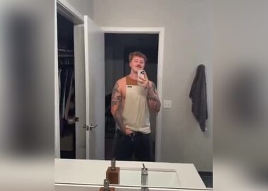 So horny in the mirror