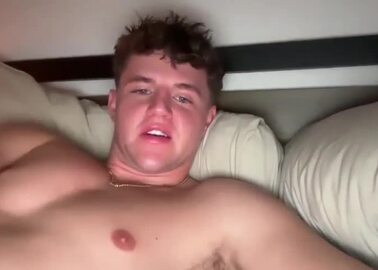 Muscle twink shows fit body