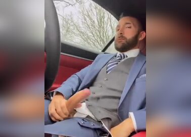 Welldressed explosion