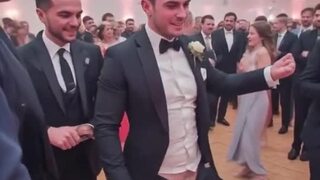 AI  sucks at the wedding