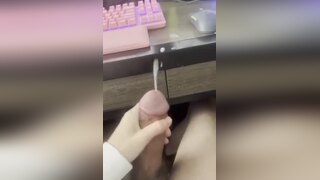 Lots of cum