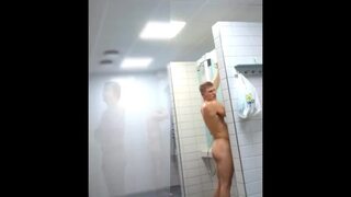 HUNG BLOND WRESTLER BOD BRO COMMUNAL SHOWER Part 3