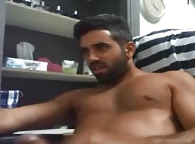 Bearded Guy Cums On Cam