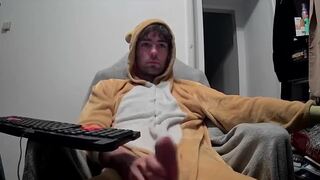 Cute Bear Strokes His Pizzle